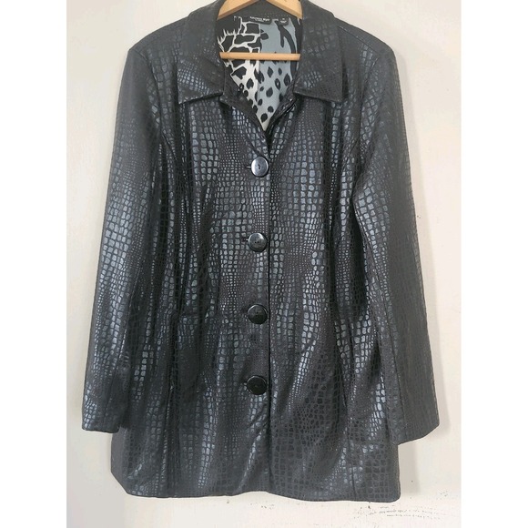 Citiknits Jackets & Blazers - Effortless Style Citiknits Womens Medium Black Reptile Print Knit Button Jacket